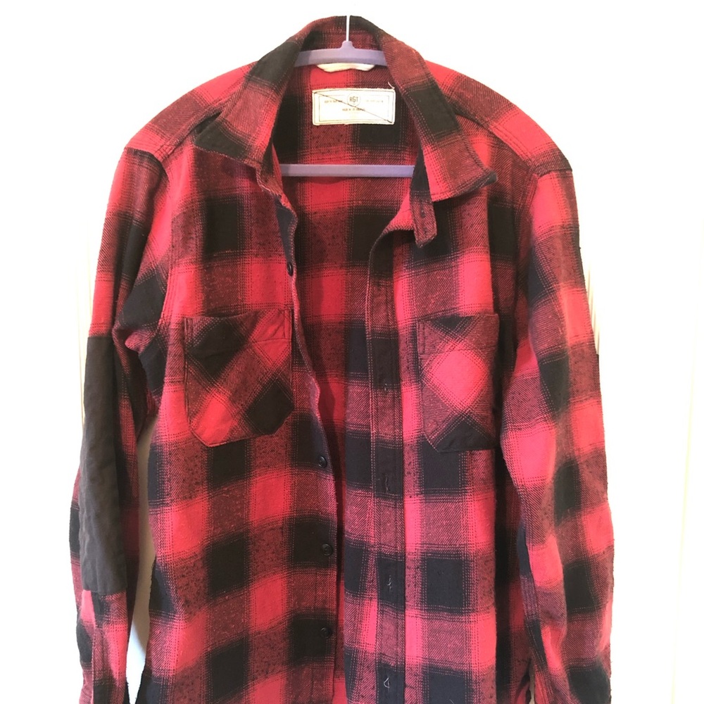 Rogue Territory flannel in red/black size large
